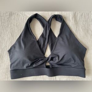 Fabletics Oasis Twist Sports Bra
